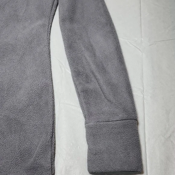 Zip-up Bench Sweater - Picture 14 of 16